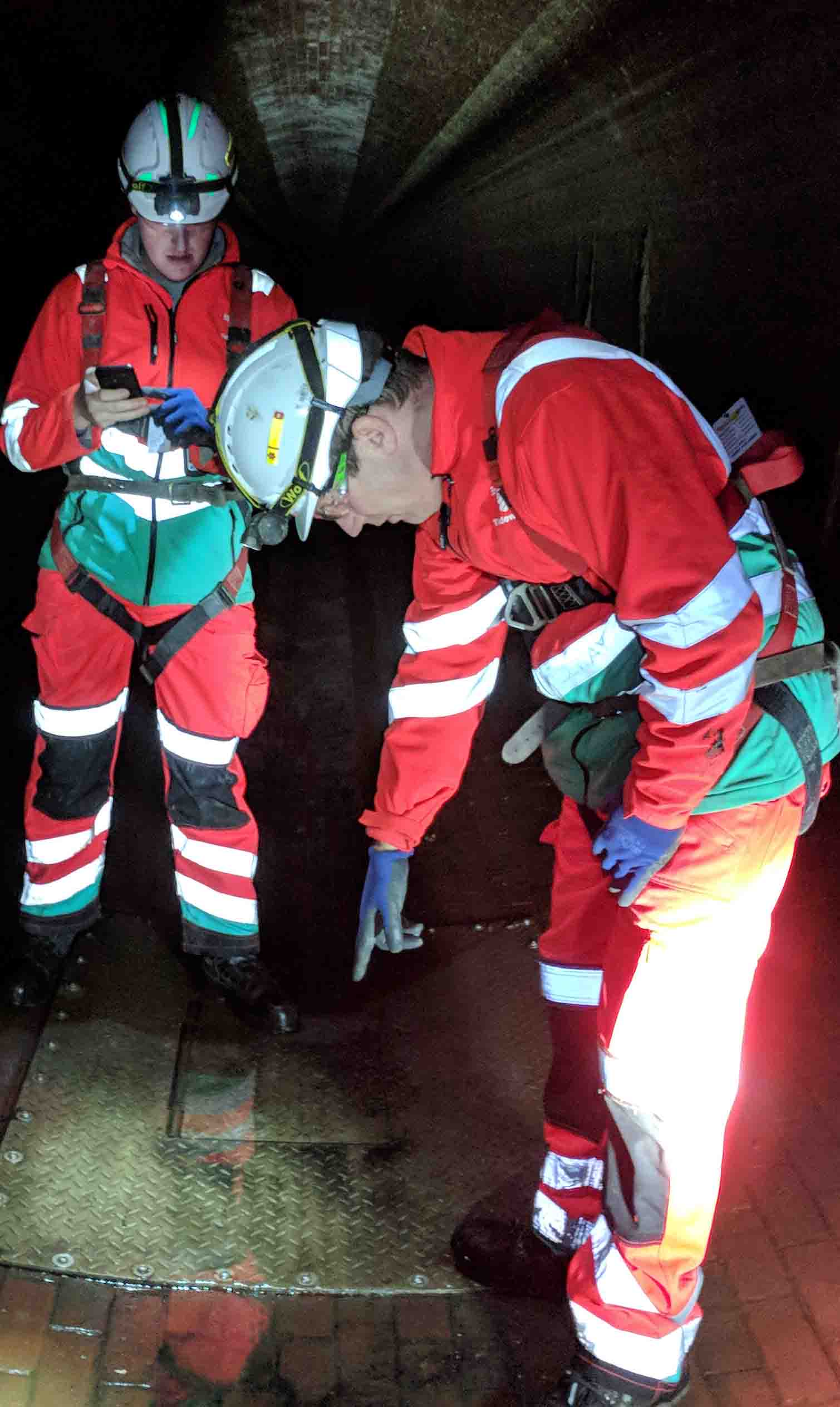 Confined space CCTV inspection using Mega-Cam unit